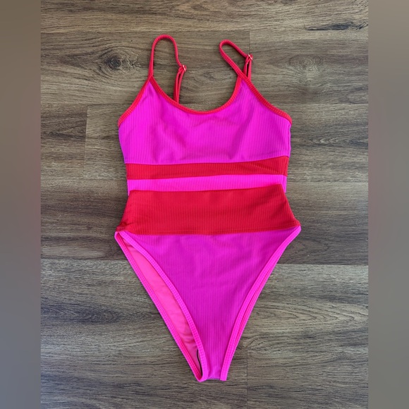 New Beach Riot Bikini Set - Picture 3 of 3